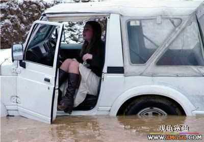 [��ͼ]Ů��һ�������ϵ۾ͷ�Ц��