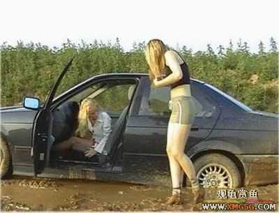 [��ͼ]Ů��һ�������ϵ۾ͷ�Ц��